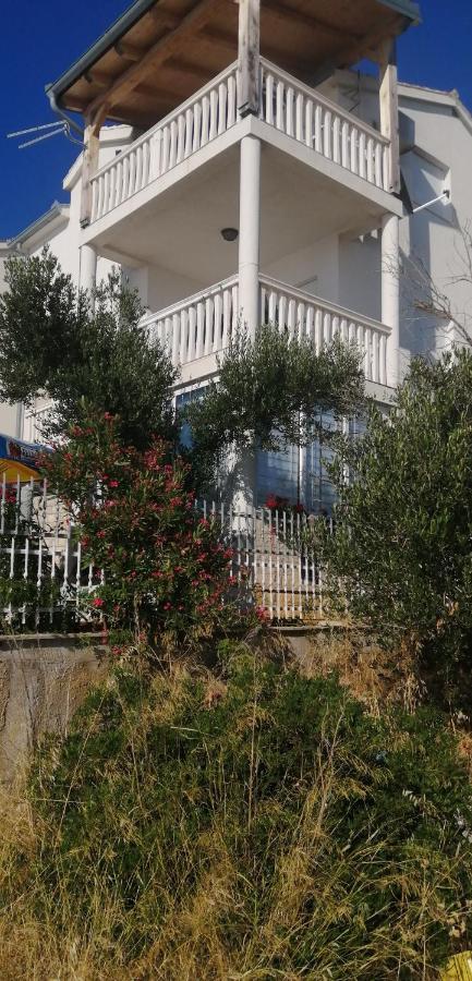 Apartments Nevjestic Primosten Bagian luar foto