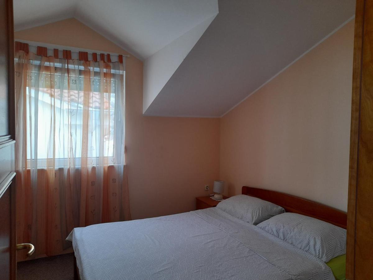 Apartments Nevjestic Primosten Bagian luar foto