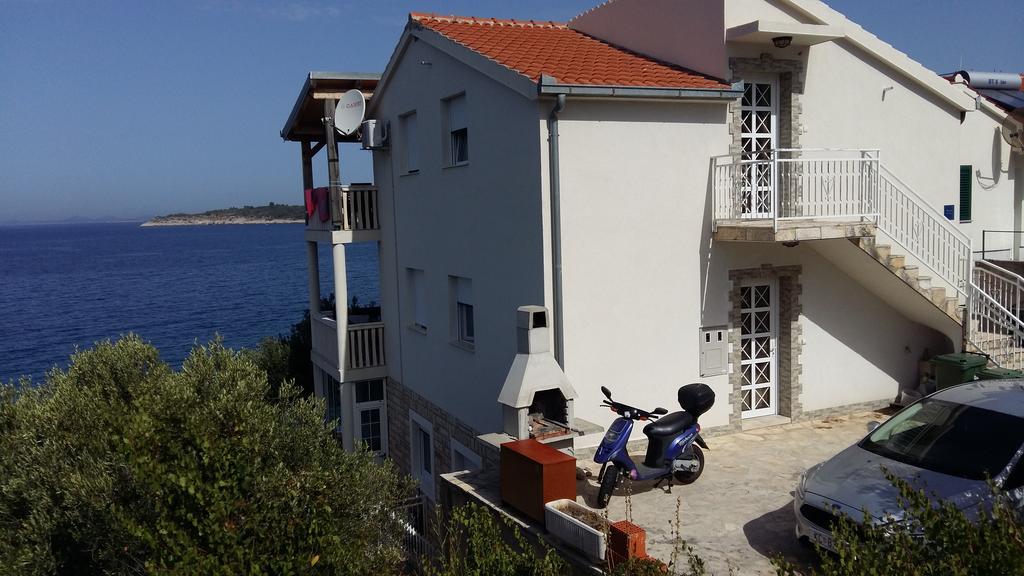 Apartments Nevjestic Primosten Bagian luar foto