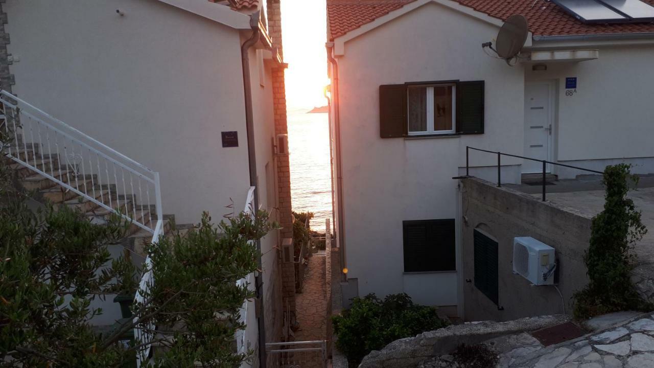 Apartments Nevjestic Primosten Bagian luar foto